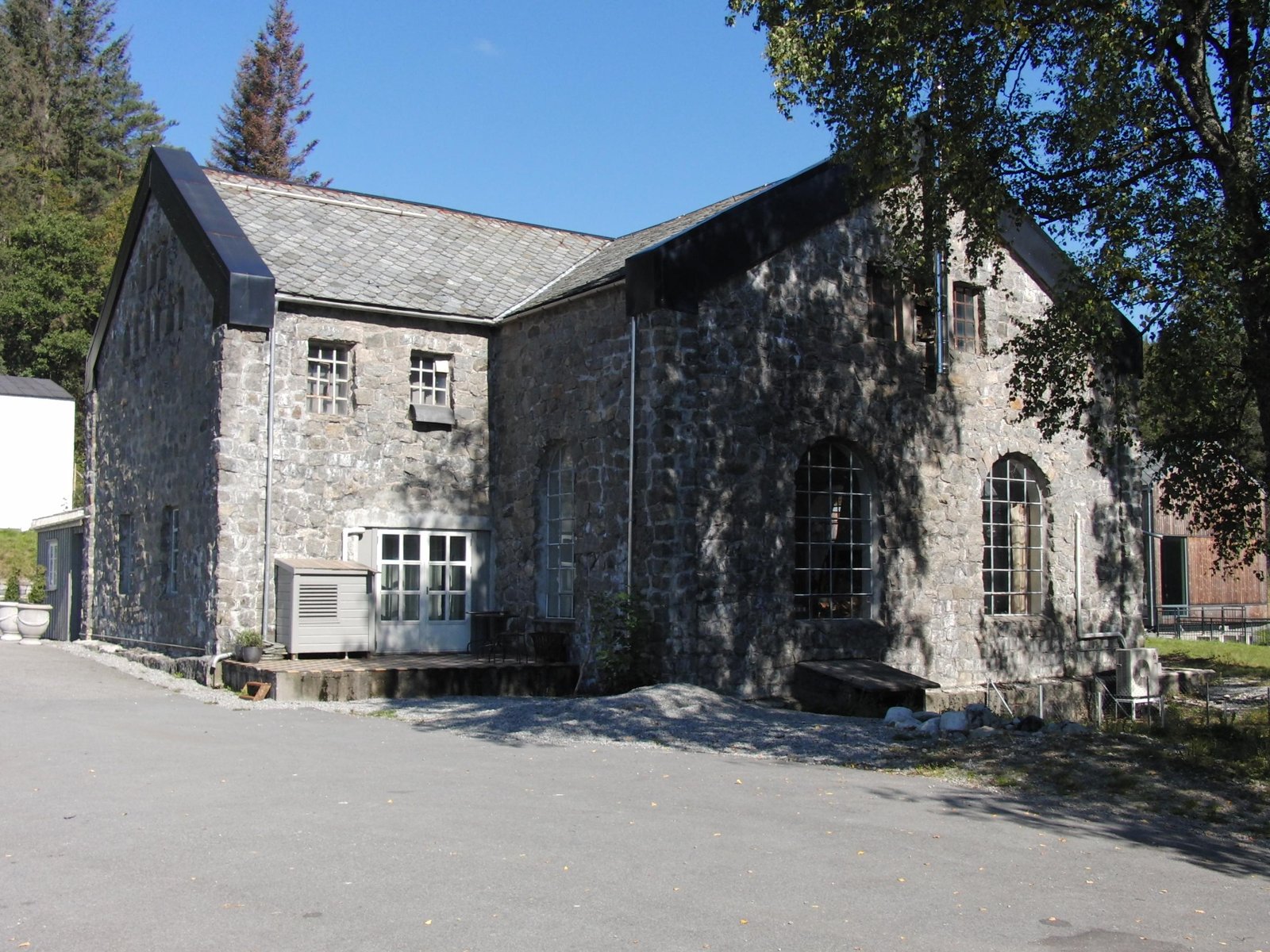 - Profesjonell ⁣Låsesmed⁣ Jørpeland med Døgnvakt